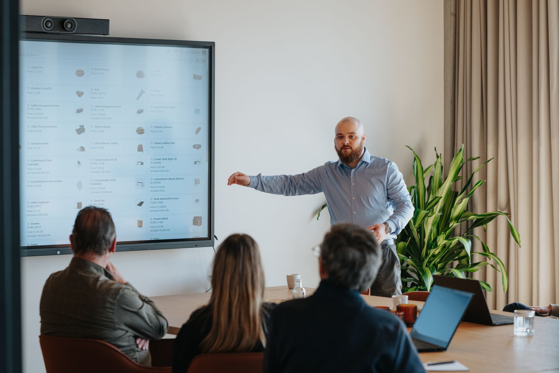 Odoo demo gegeven door Jorne van Helvert aan de werknemers van een KMO